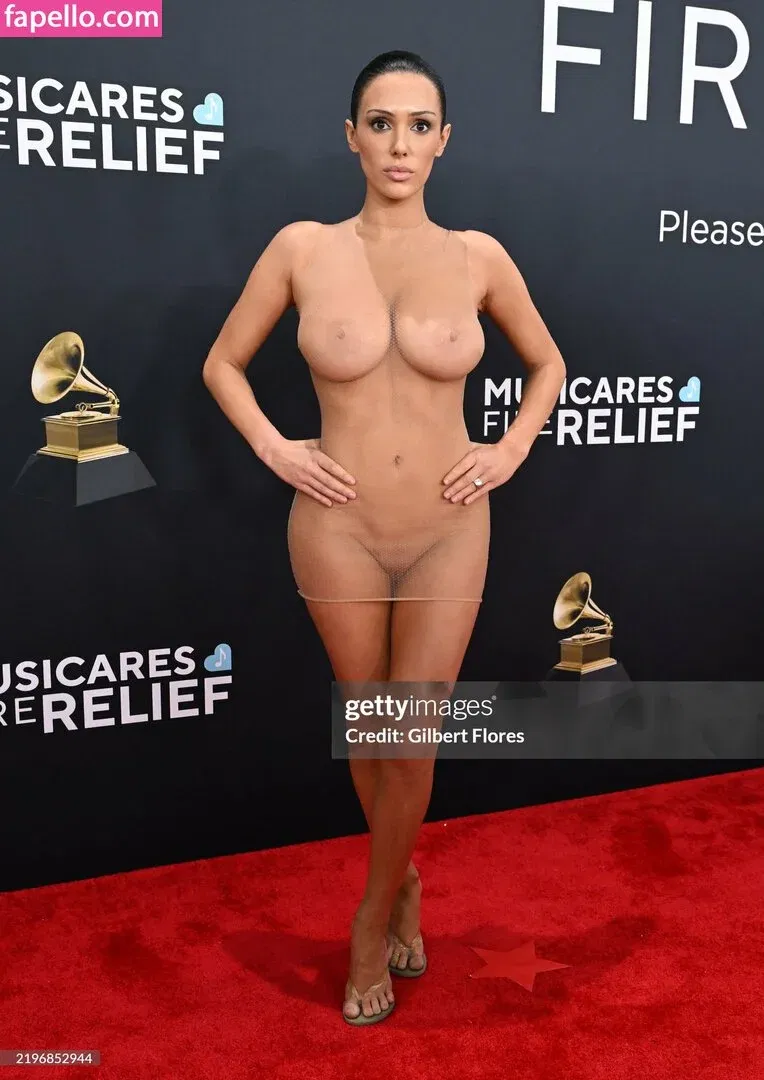 Bianca Censori Onlyfans Photo Gallery 