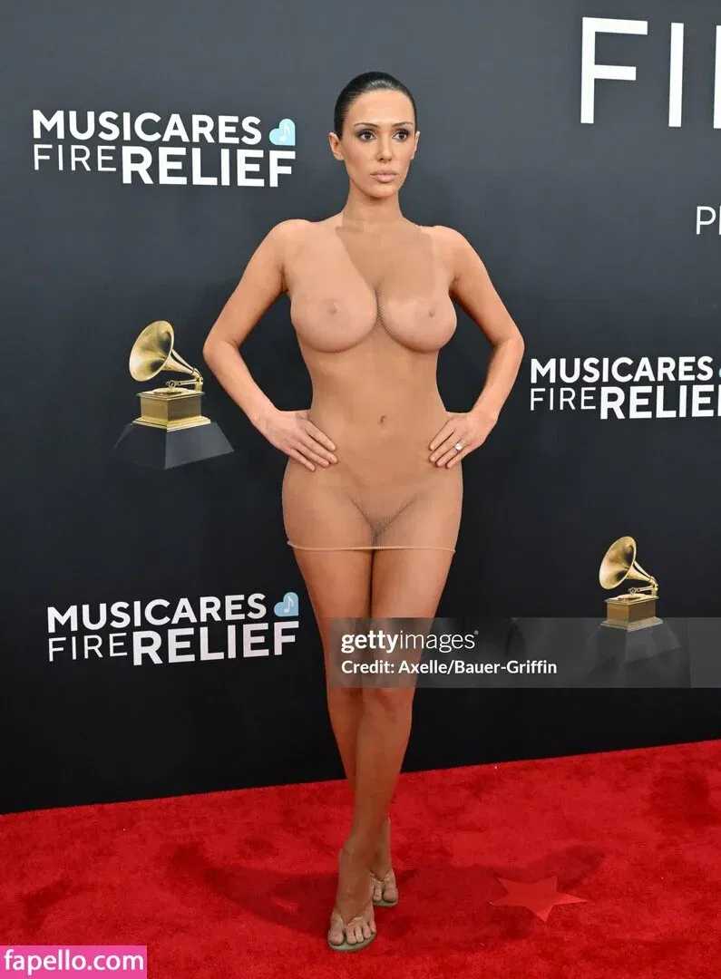 Bianca Censori Onlyfans Photo Gallery 