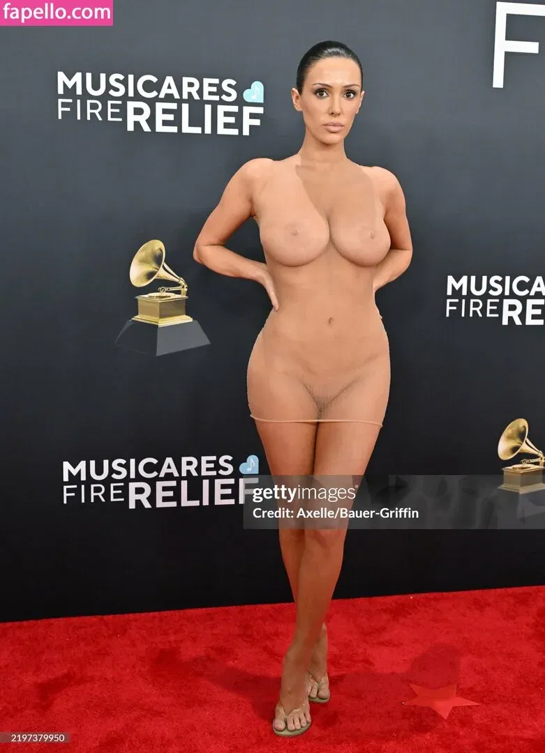 Bianca Censori Onlyfans Photo Gallery 