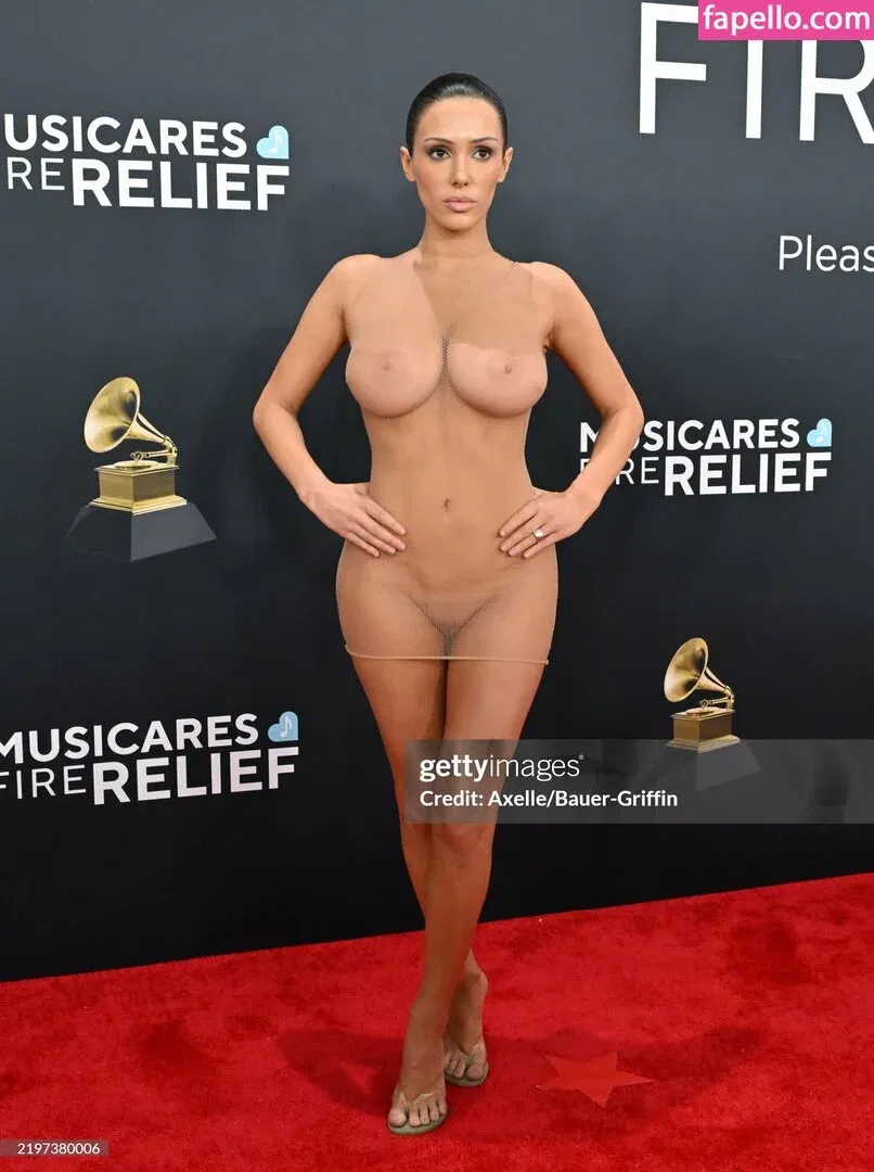 Bianca Censori Onlyfans Photo Gallery 