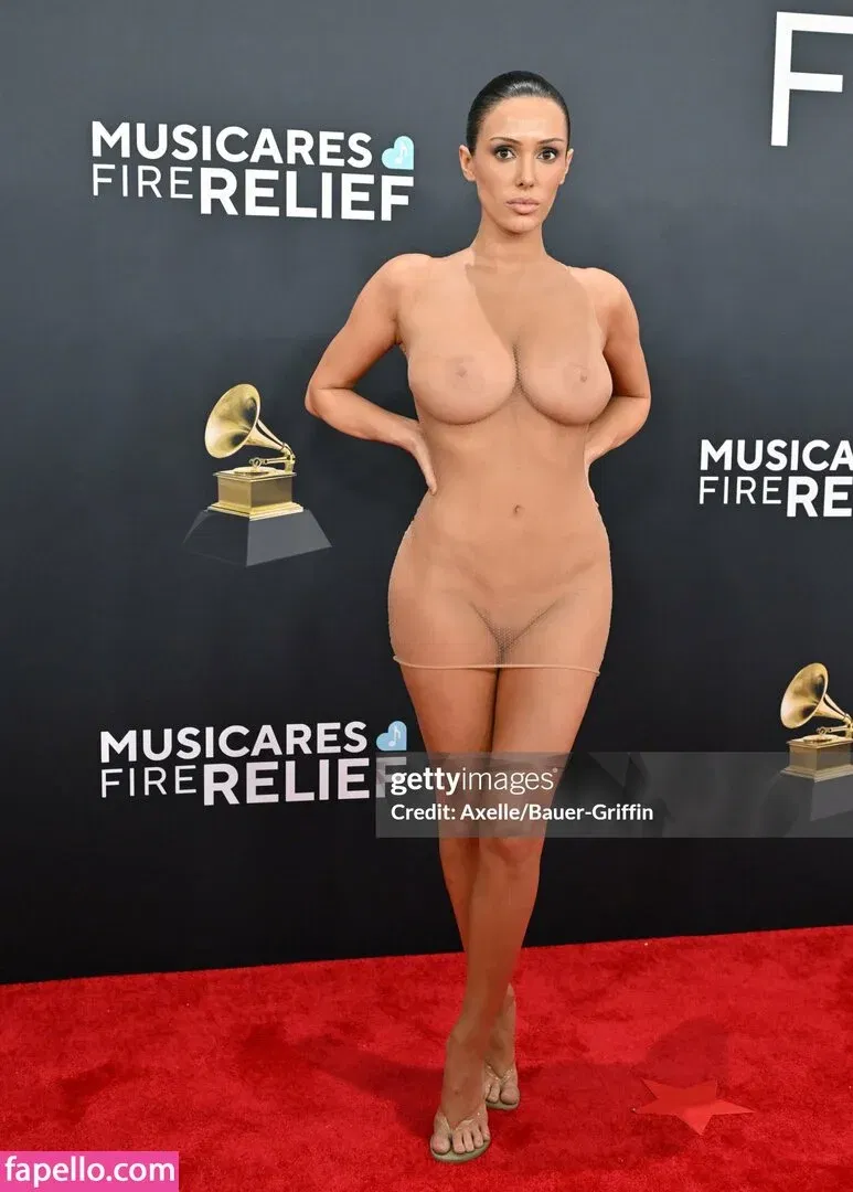 Bianca Censori Onlyfans Photo Gallery 