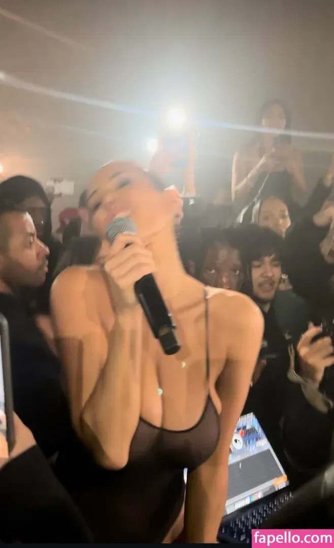 Bianca Censori Onlyfans Photo Gallery 