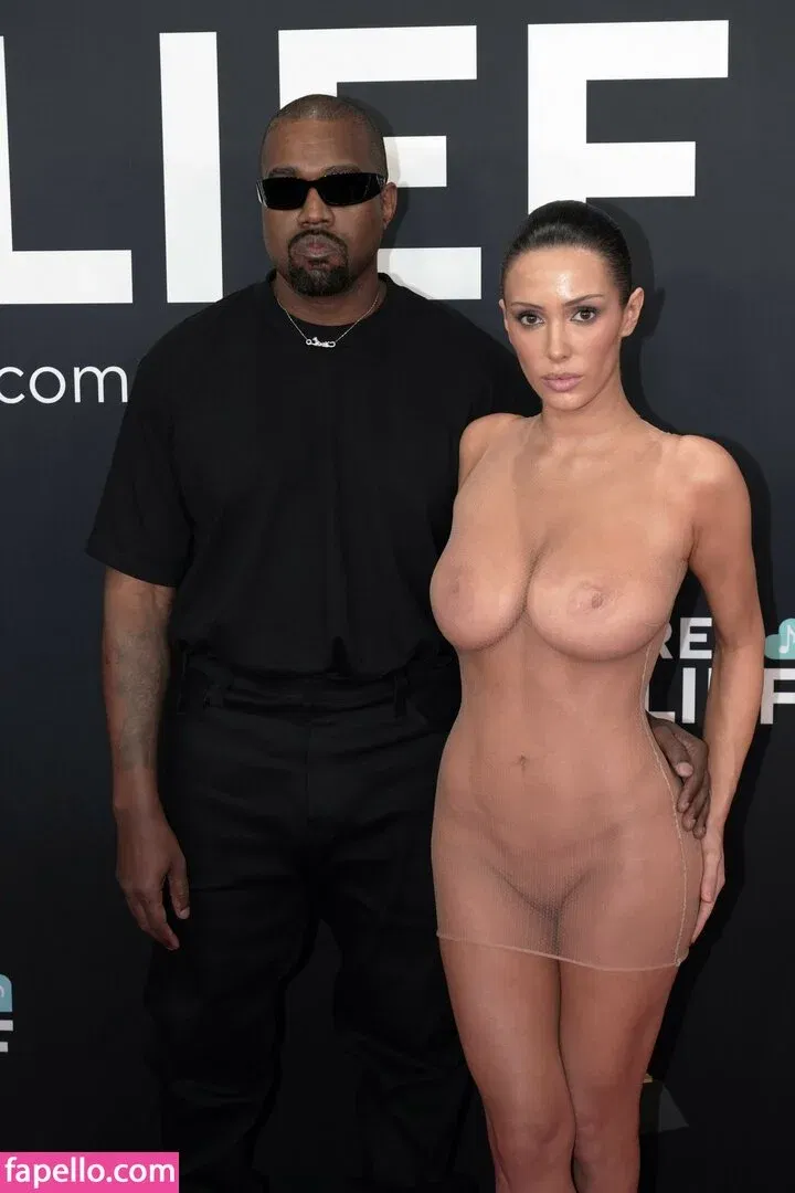 Bianca Censori Onlyfans Photo Gallery 