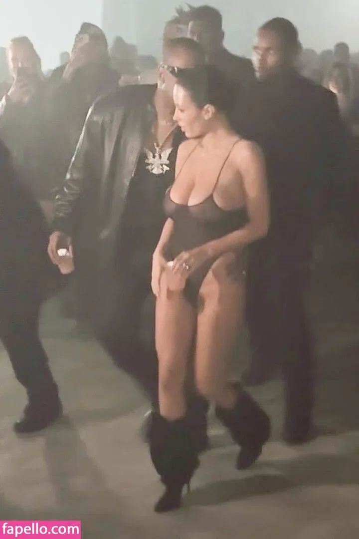 Bianca Censori Onlyfans Photo Gallery 