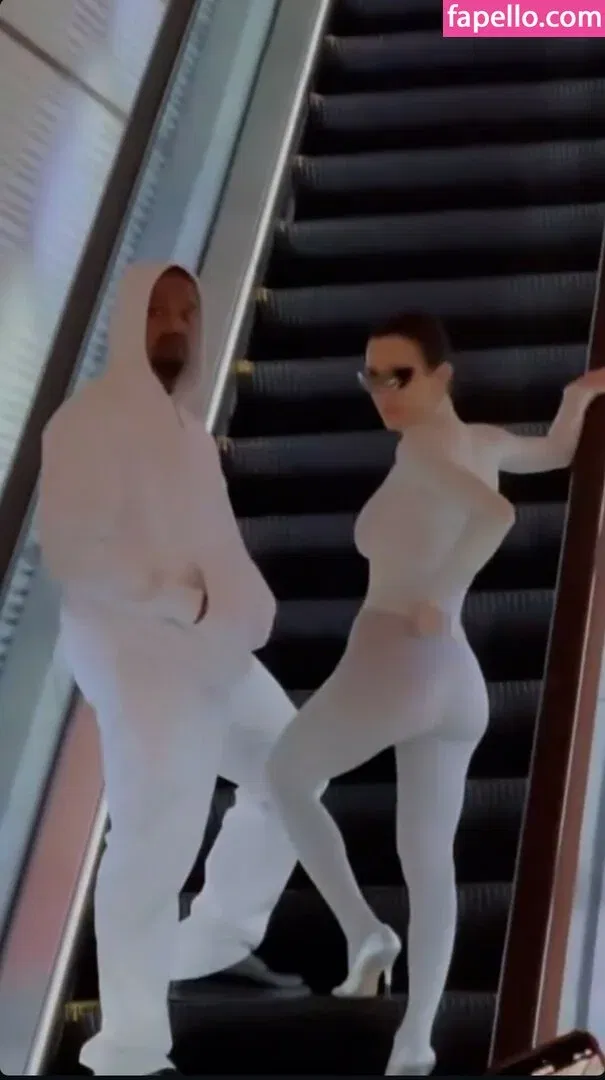 Bianca Censori Onlyfans Photo Gallery 