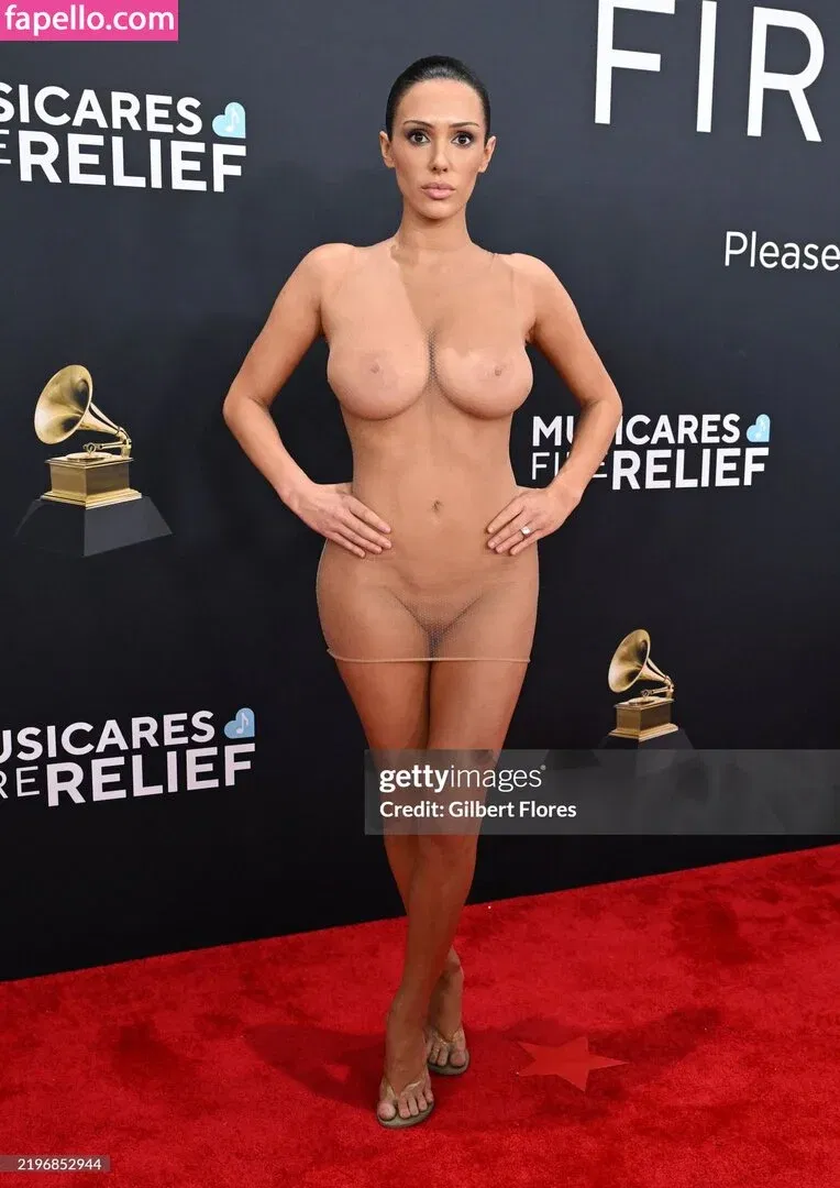 Bianca Censori Onlyfans Photo Gallery 