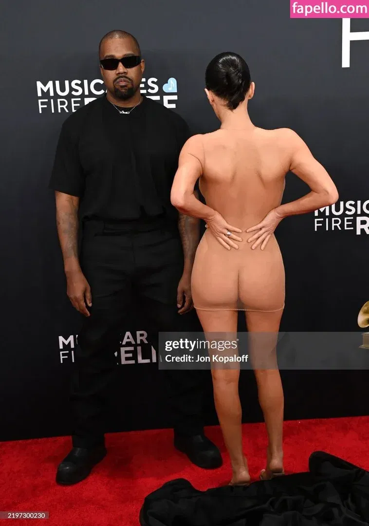 Bianca Censori Onlyfans Photo Gallery 