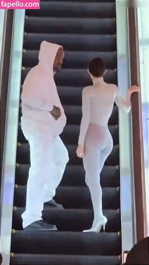 Bianca Censori Onlyfans Photo Gallery 