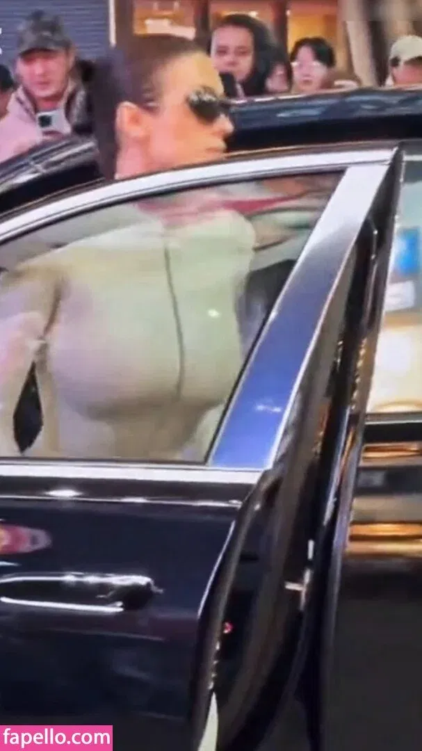 Bianca Censori Onlyfans Photo Gallery 