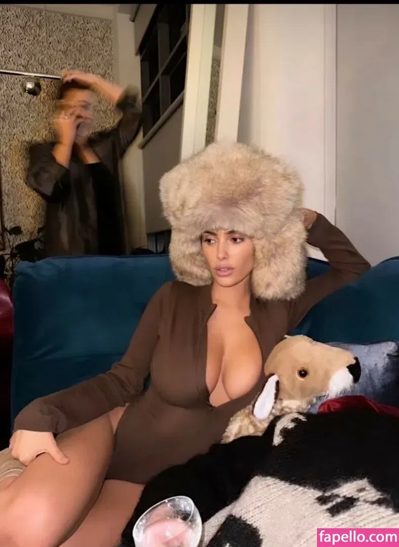 Bianca Censori Onlyfans Photo Gallery 