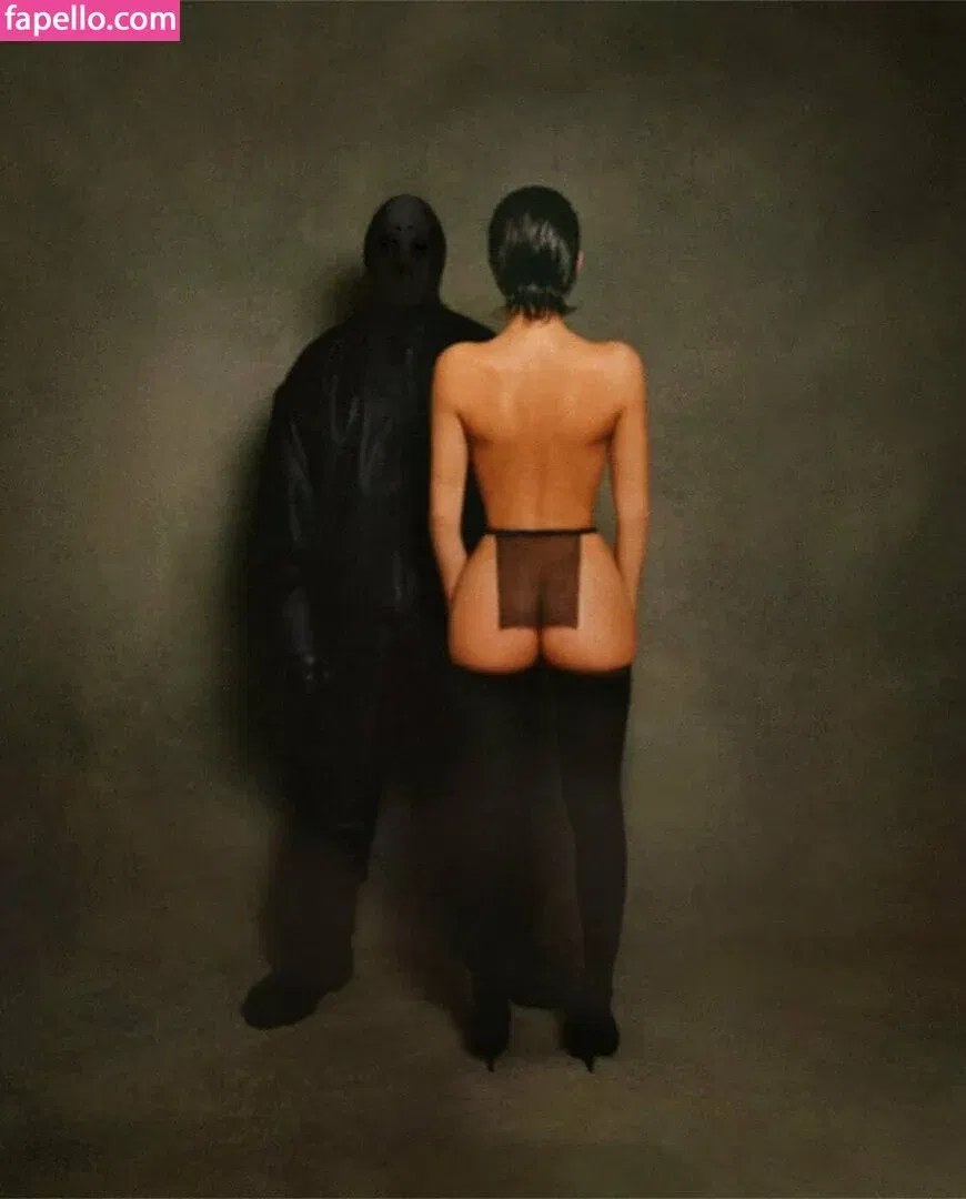 Bianca Censori Onlyfans Photo Gallery 