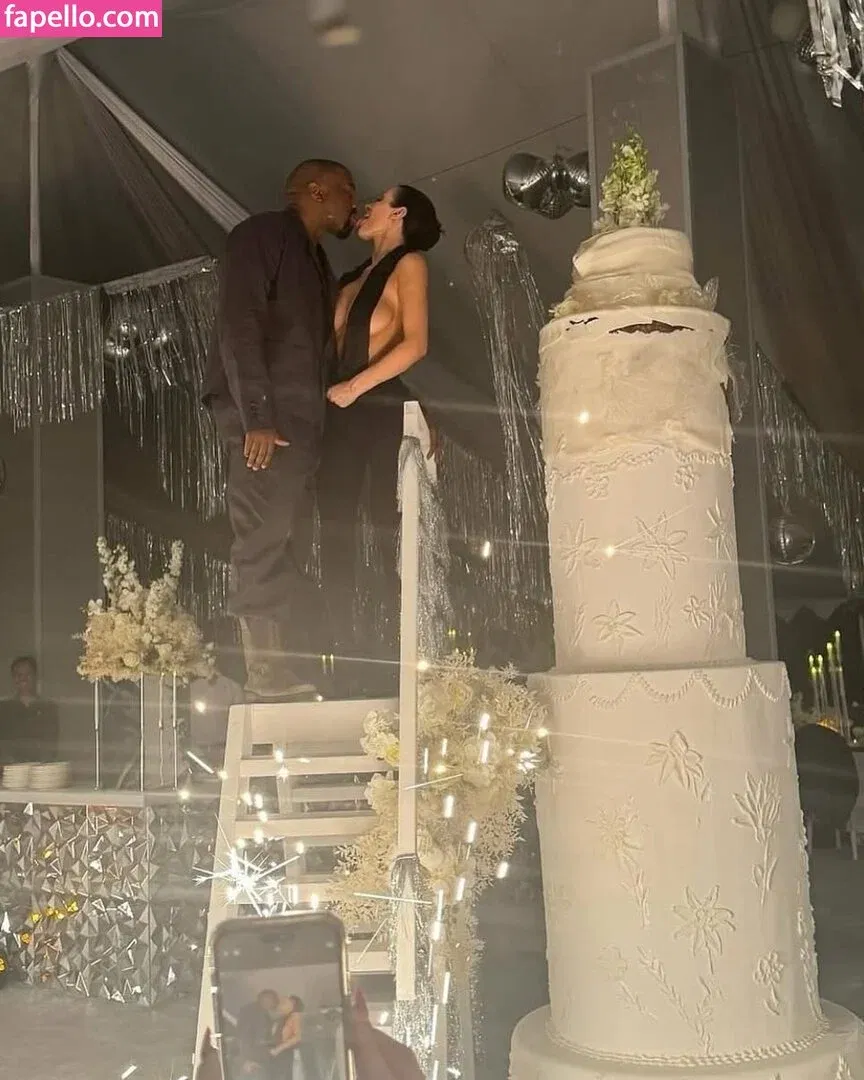 Bianca Censori Onlyfans Photo Gallery 