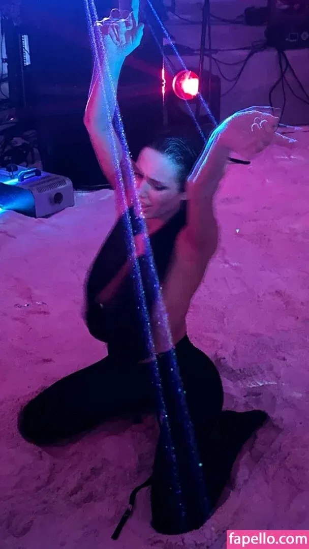 Bianca Censori Onlyfans Photo Gallery 