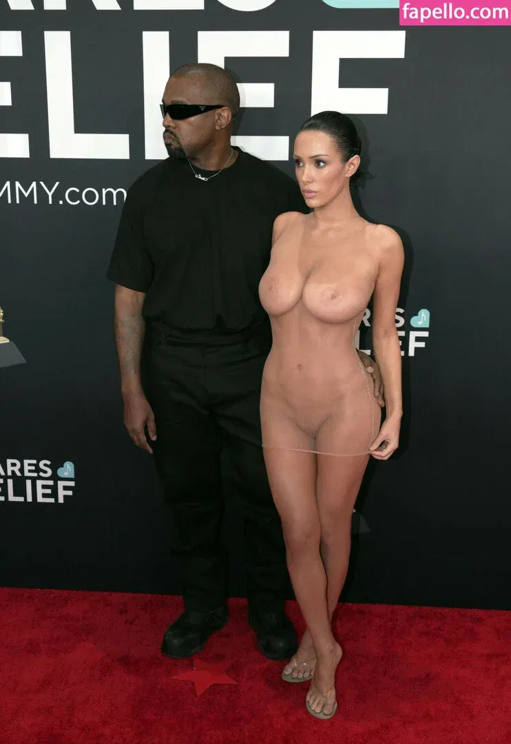 Bianca Censori Onlyfans Photo Gallery 