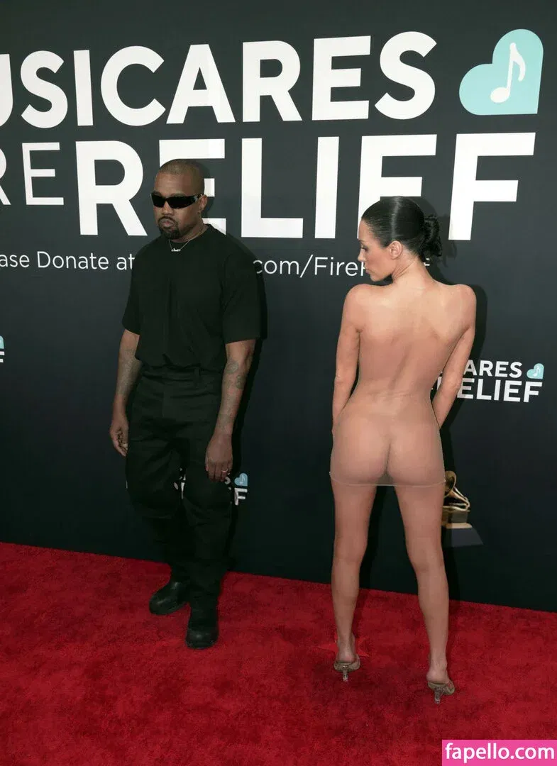 Bianca Censori Onlyfans Photo Gallery 