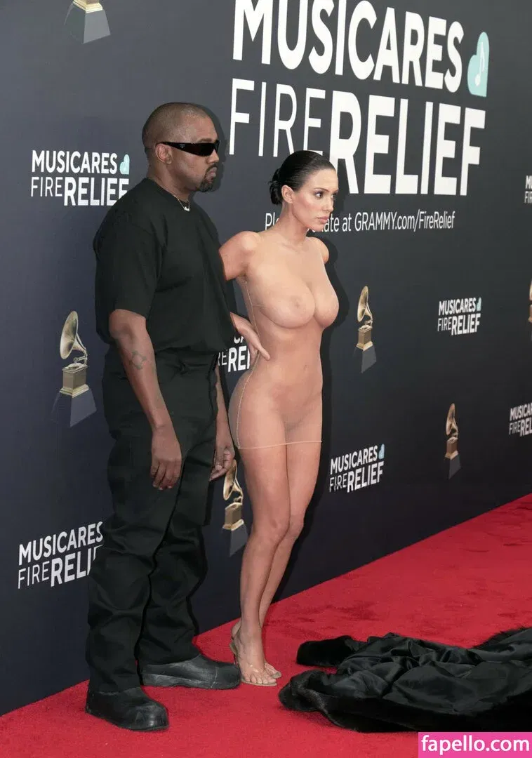 Bianca Censori Onlyfans Photo Gallery 