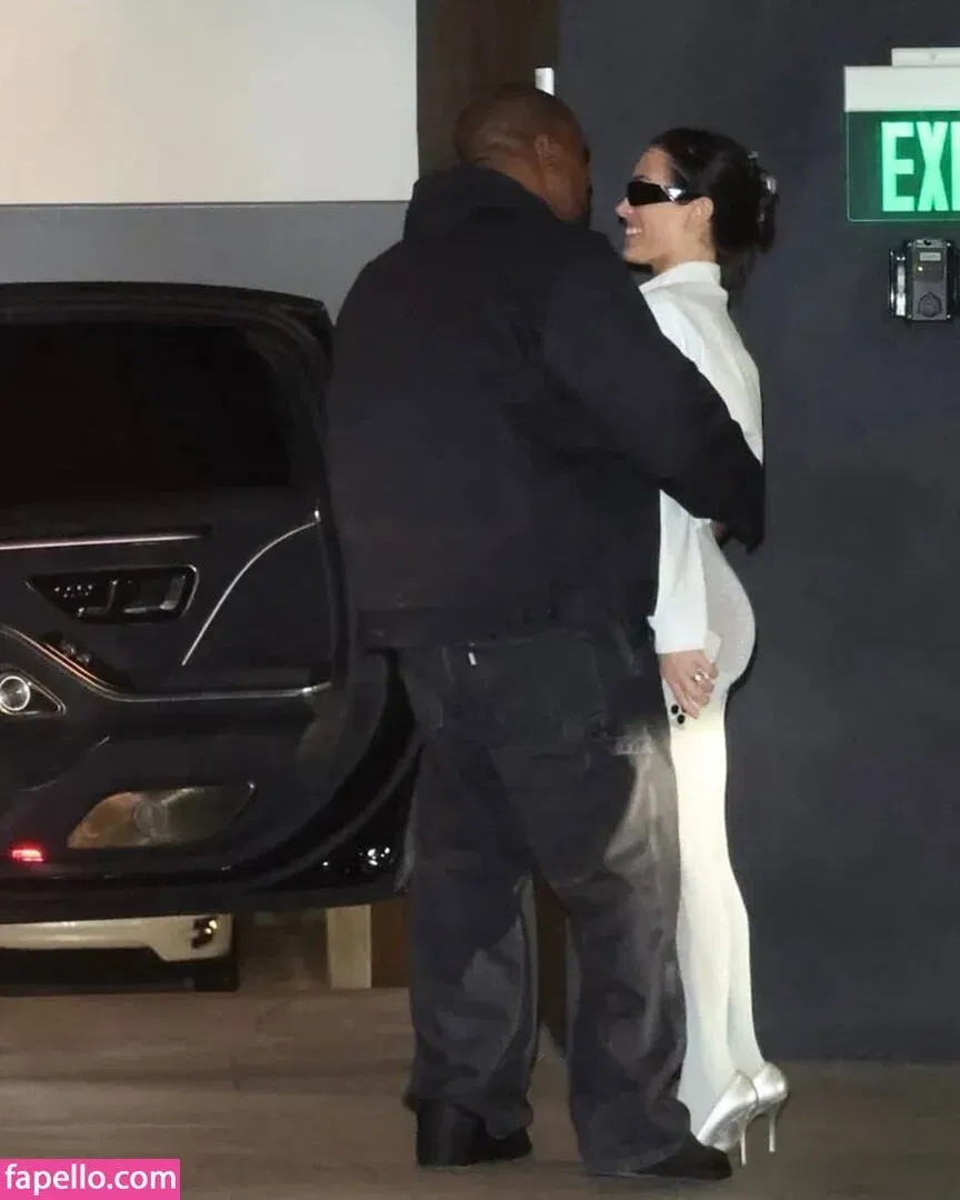 Bianca Censori Onlyfans Photo Gallery 