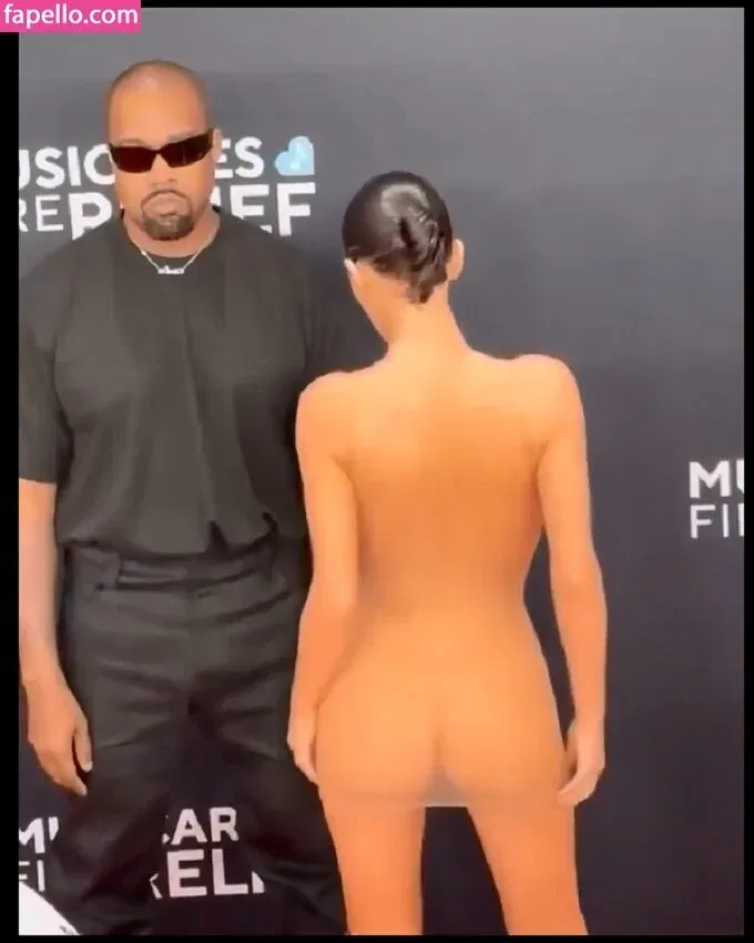 Bianca Censori Onlyfans Photo Gallery 