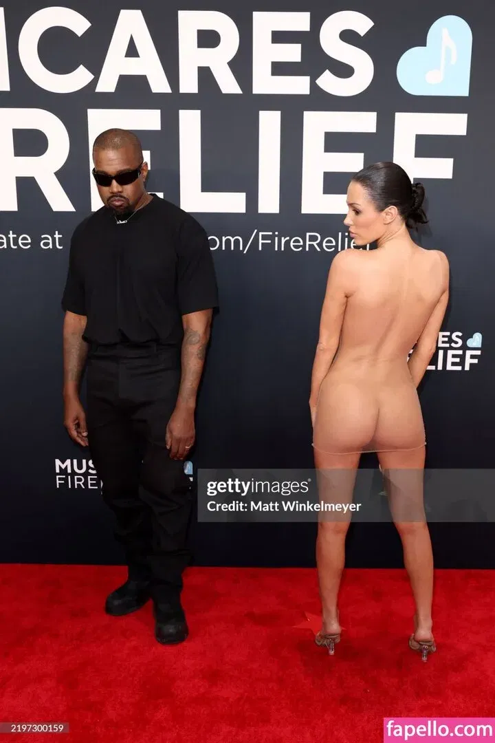 Bianca Censori Onlyfans Photo Gallery 