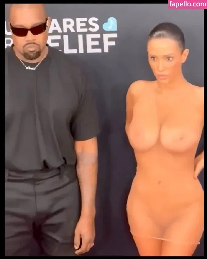 Bianca Censori Onlyfans Photo Gallery 