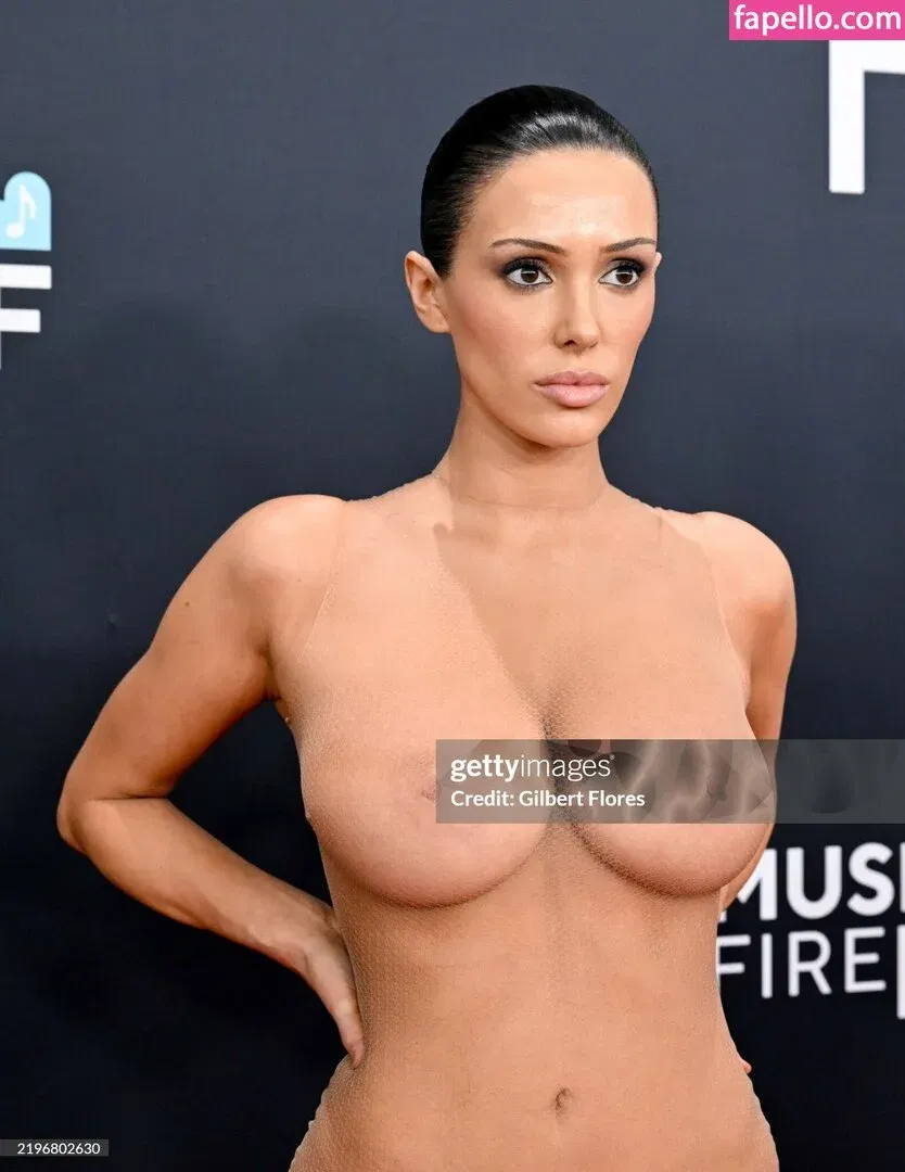 Bianca Censori Onlyfans Photo Gallery 