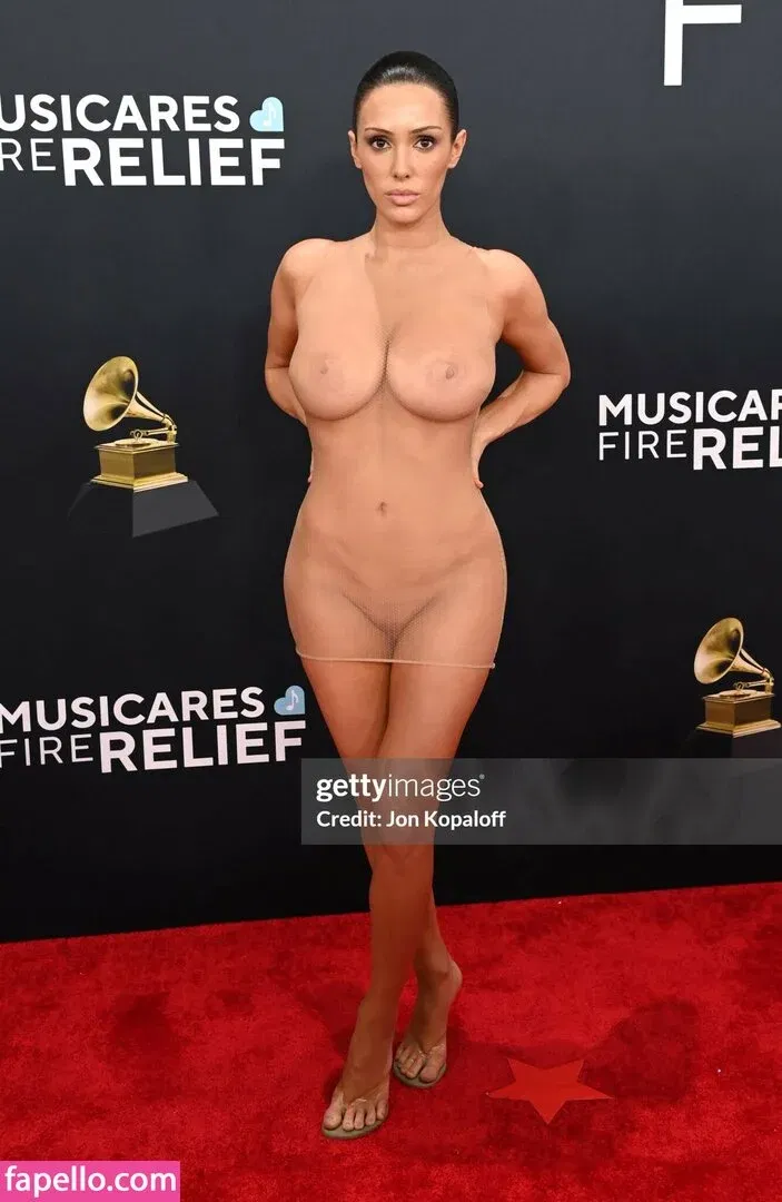 Bianca Censori Onlyfans Photo Gallery 