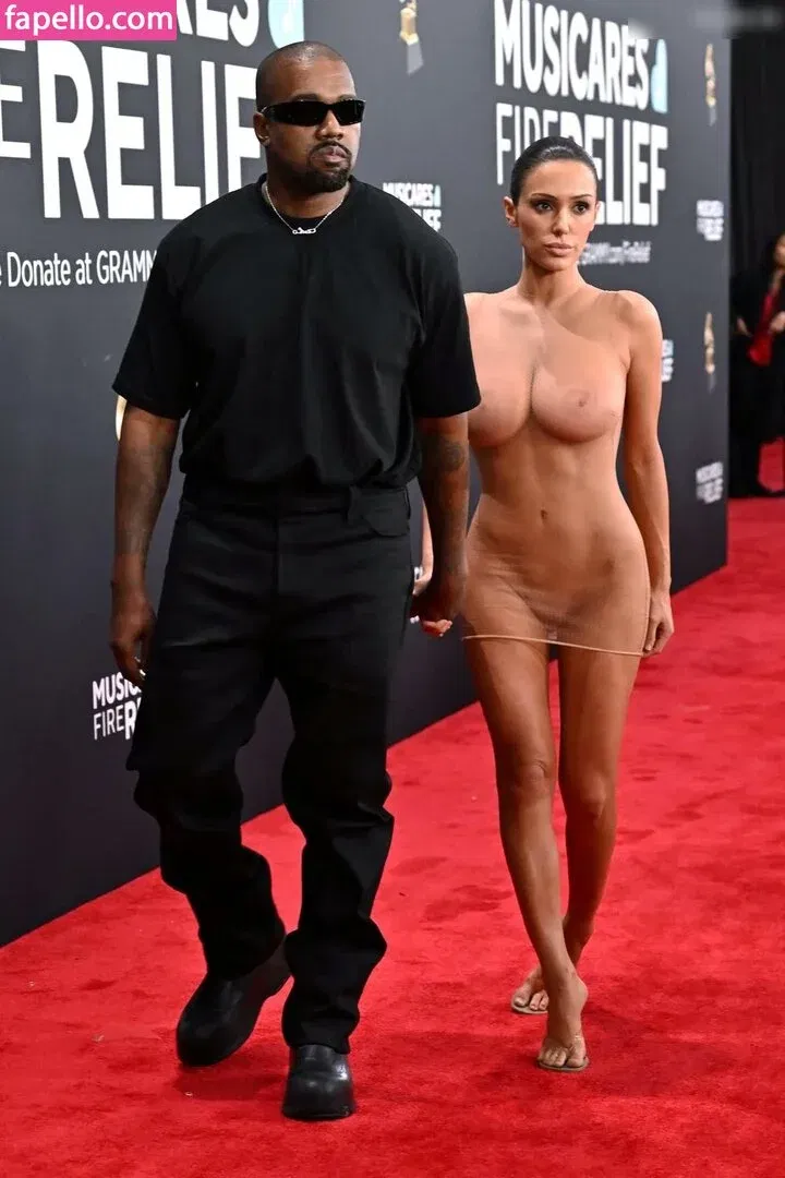 Bianca Censori Onlyfans Photo Gallery 