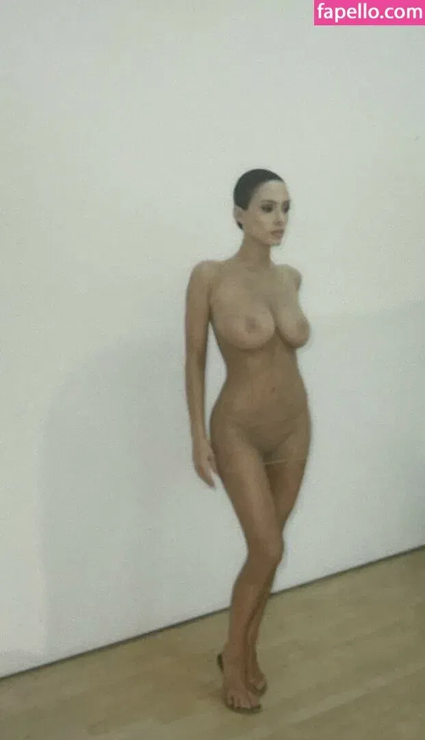 Bianca Censori Onlyfans Photo Gallery 