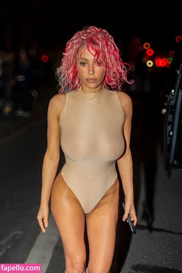 Bianca Censori Onlyfans Photo Gallery 