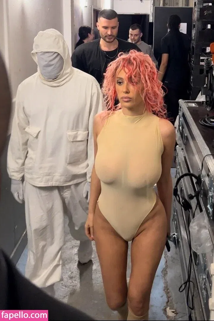 Bianca Censori Onlyfans Photo Gallery 