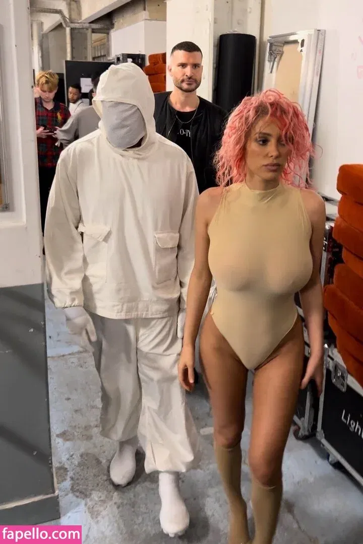 Bianca Censori Onlyfans Photo Gallery 