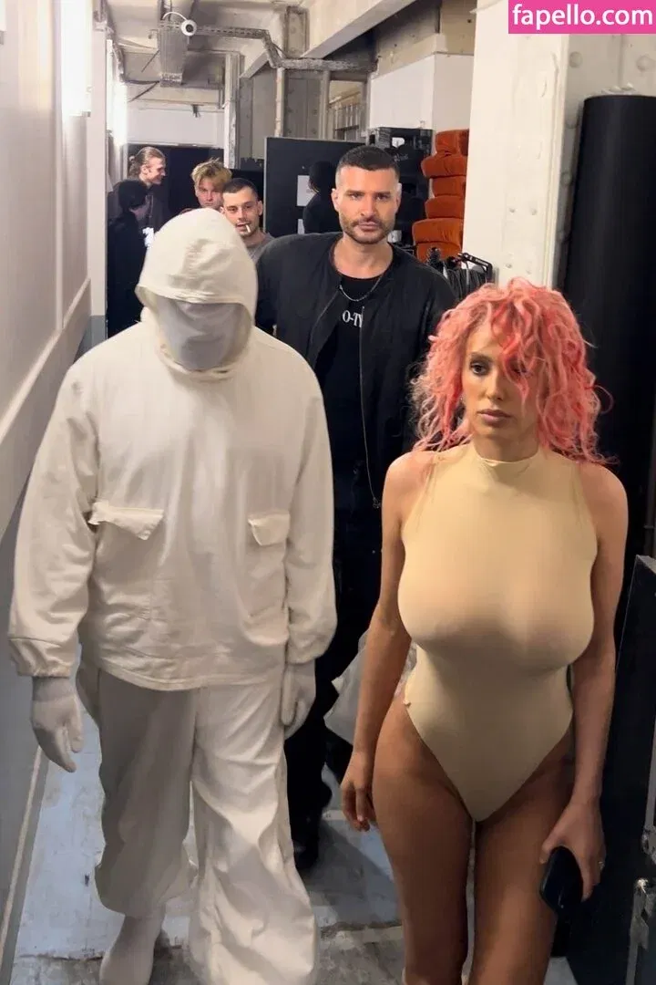 Bianca Censori Onlyfans Photo Gallery 