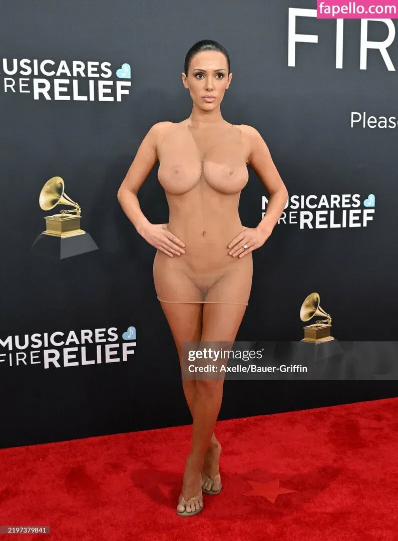 Bianca Censori Onlyfans Photo Gallery 