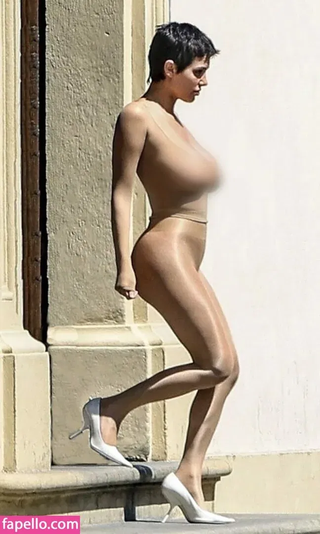 Bianca Censori Onlyfans Photo Gallery 