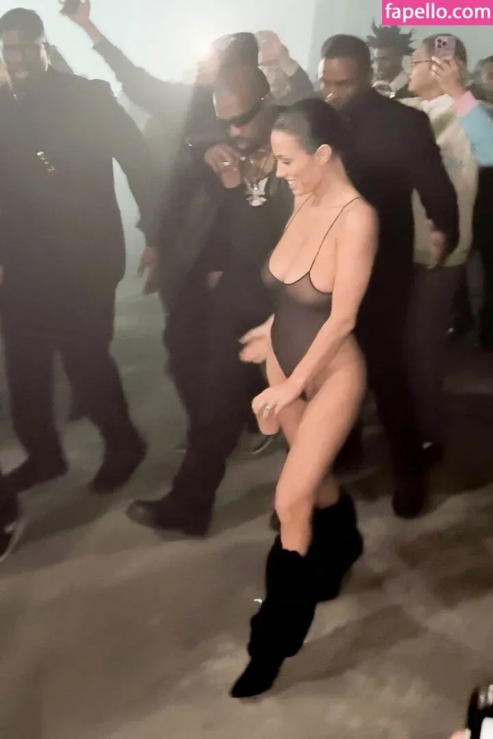 Bianca Censori Onlyfans Photo Gallery 