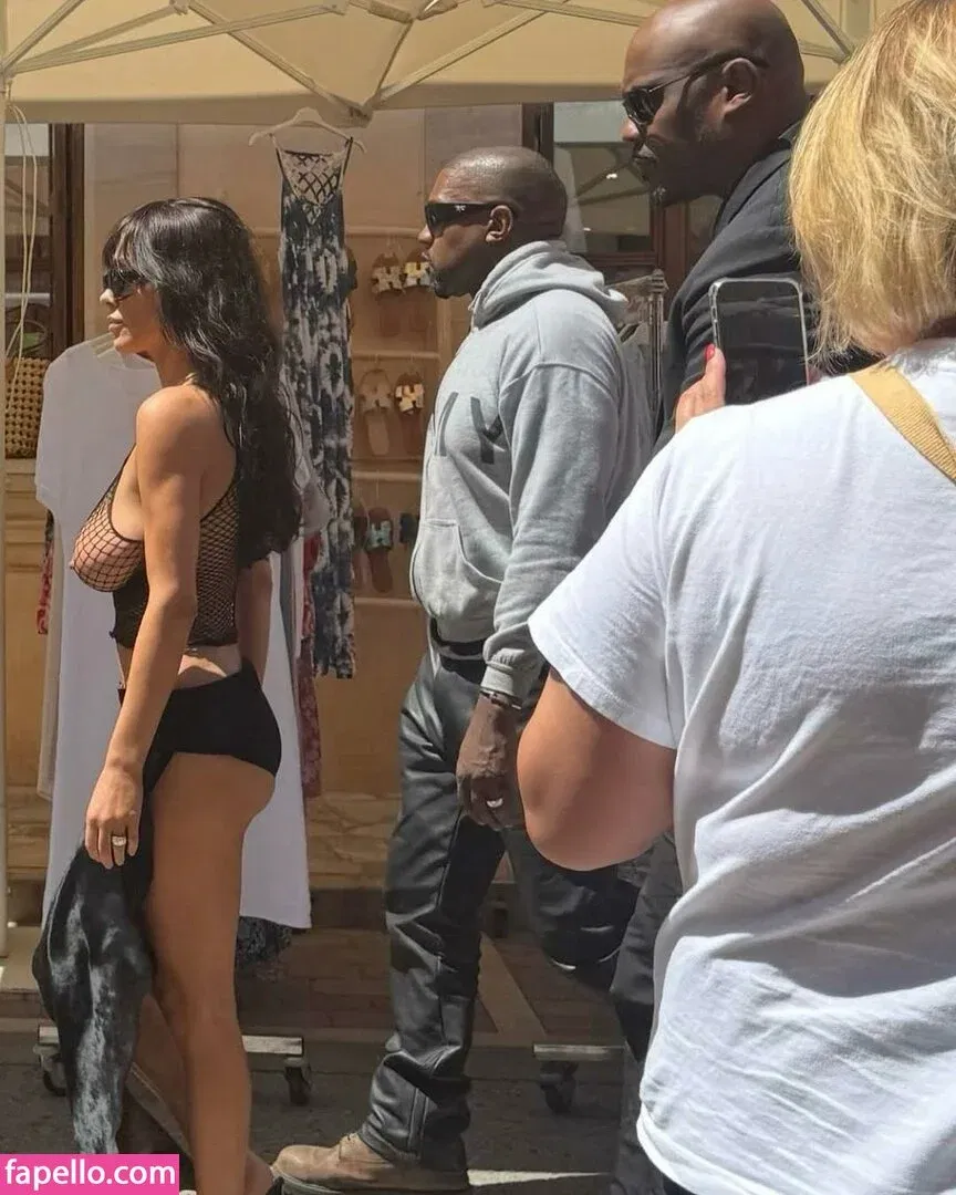 Bianca Censori Onlyfans Photo Gallery 