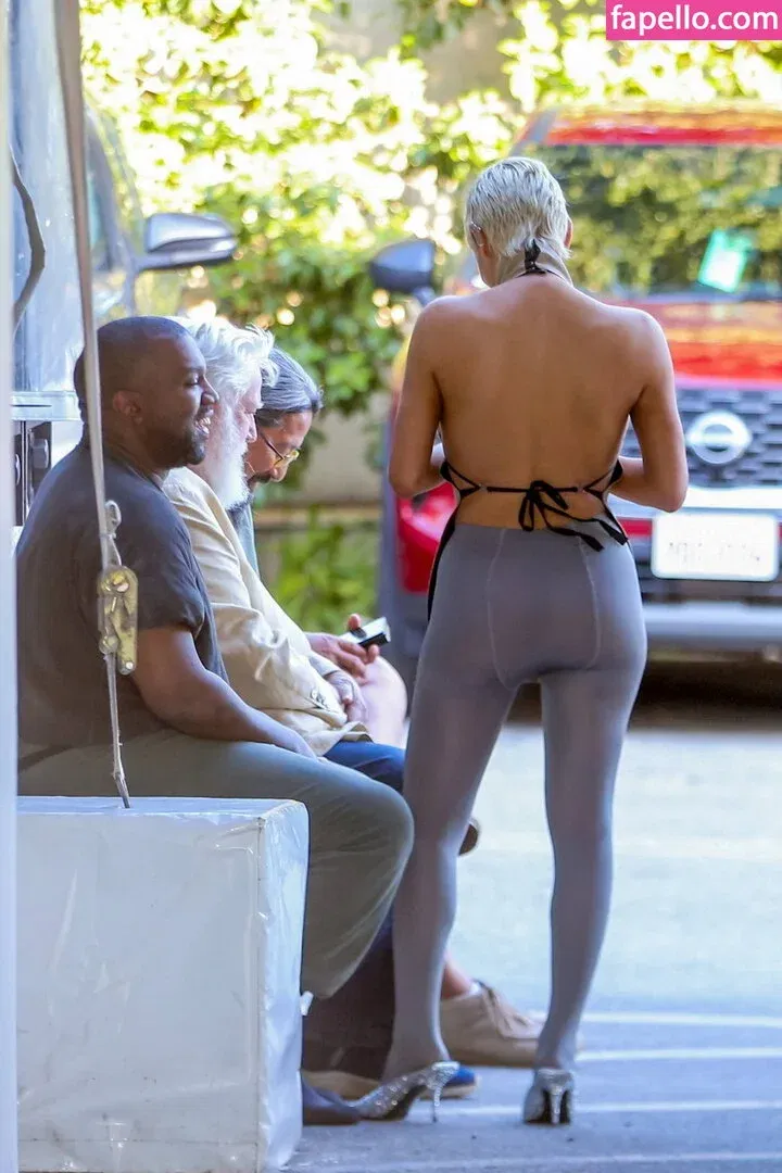 Bianca Censori Onlyfans Photo Gallery 