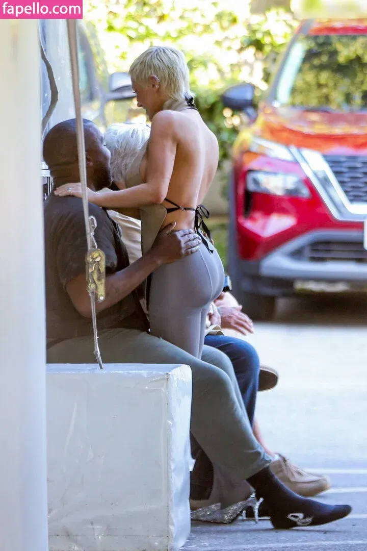 Bianca Censori Onlyfans Photo Gallery 