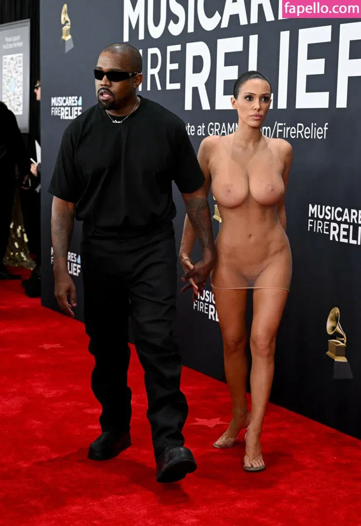 Bianca Censori Onlyfans Photo Gallery 