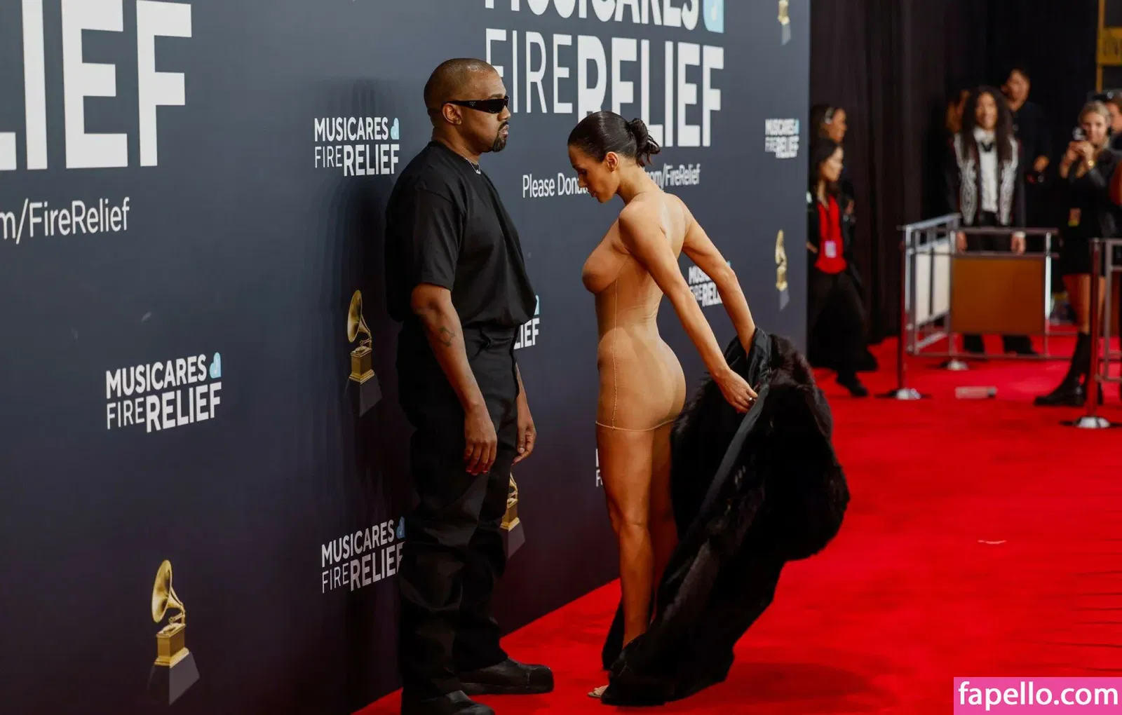 Bianca Censori Onlyfans Photo Gallery 