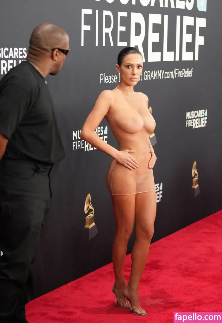 Bianca Censori Onlyfans Photo Gallery 