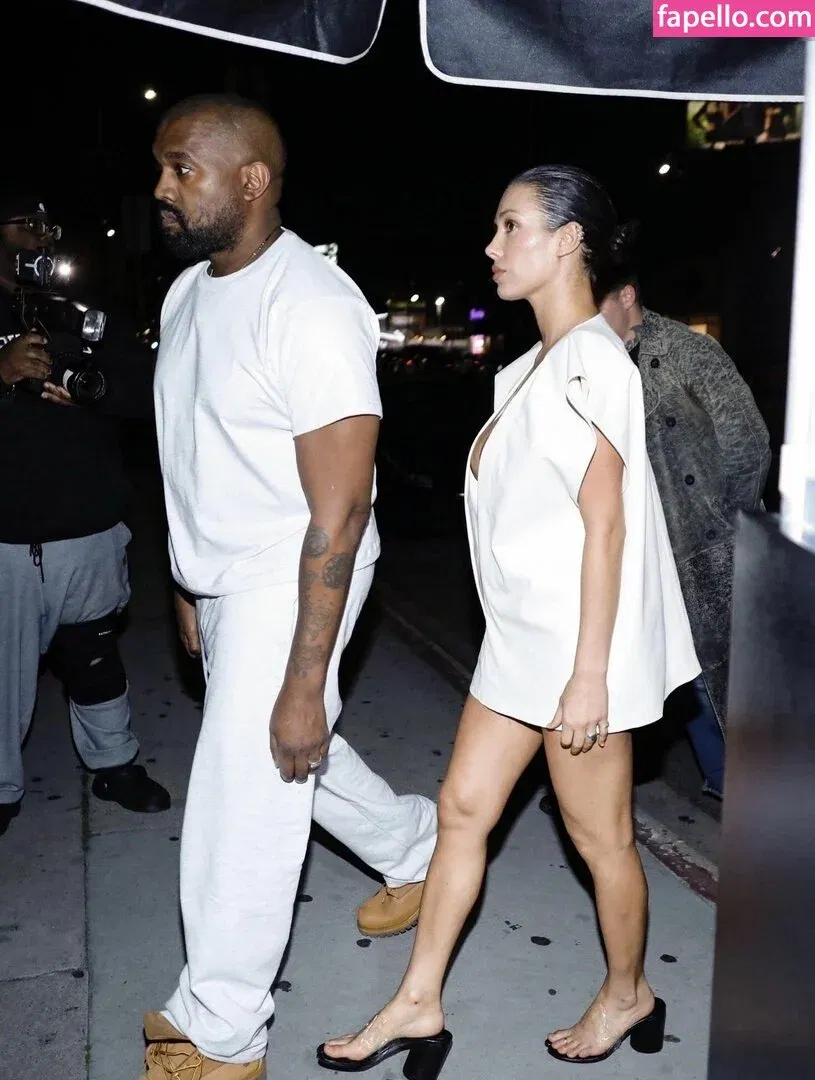 Bianca Censori Onlyfans Photo Gallery 