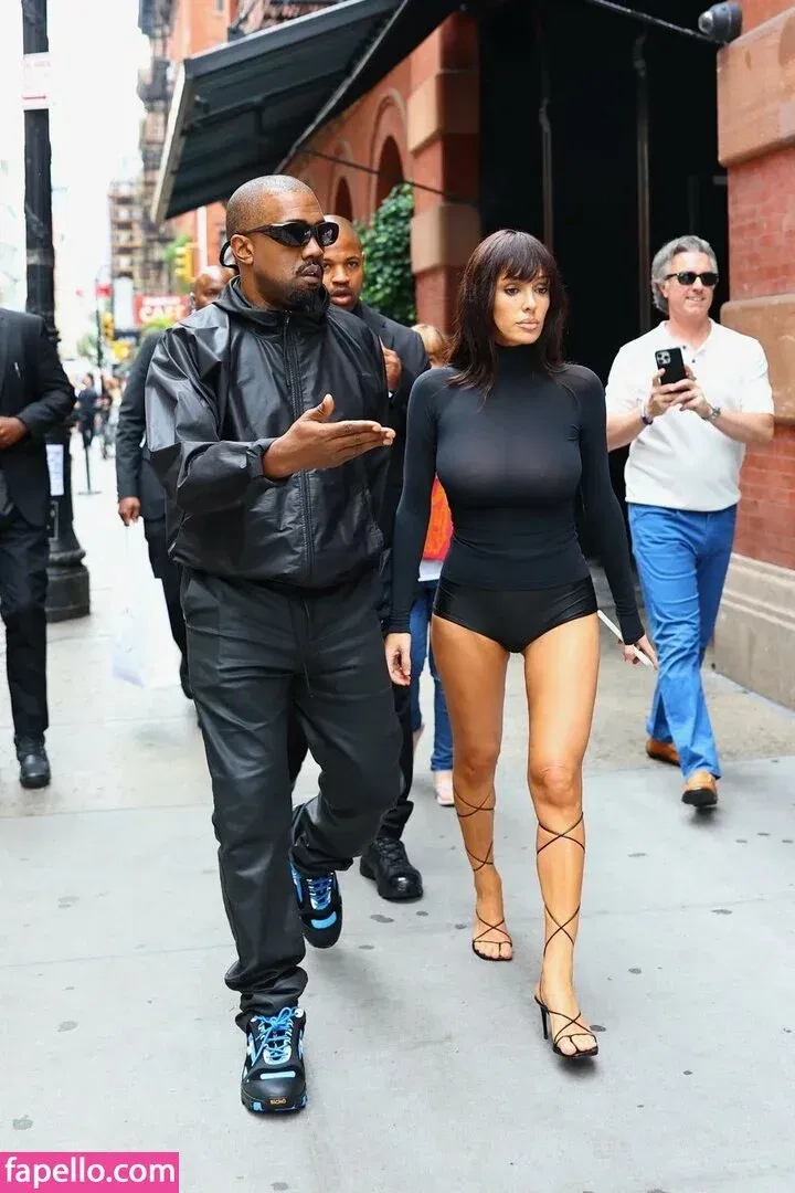 Bianca Censori Onlyfans Photo Gallery 