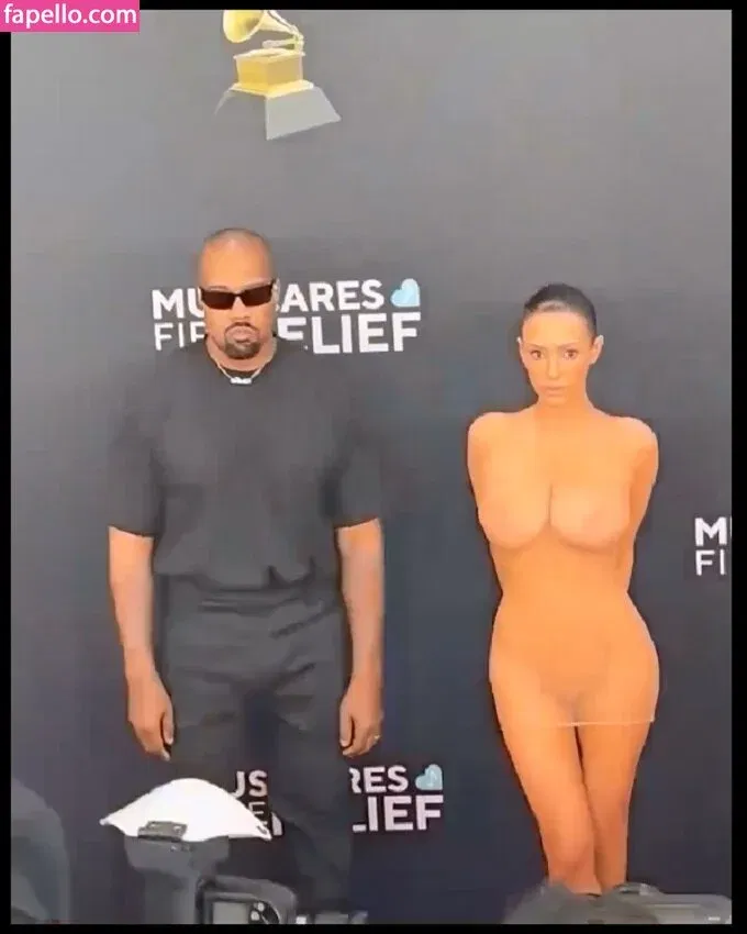 Bianca Censori Onlyfans Photo Gallery 