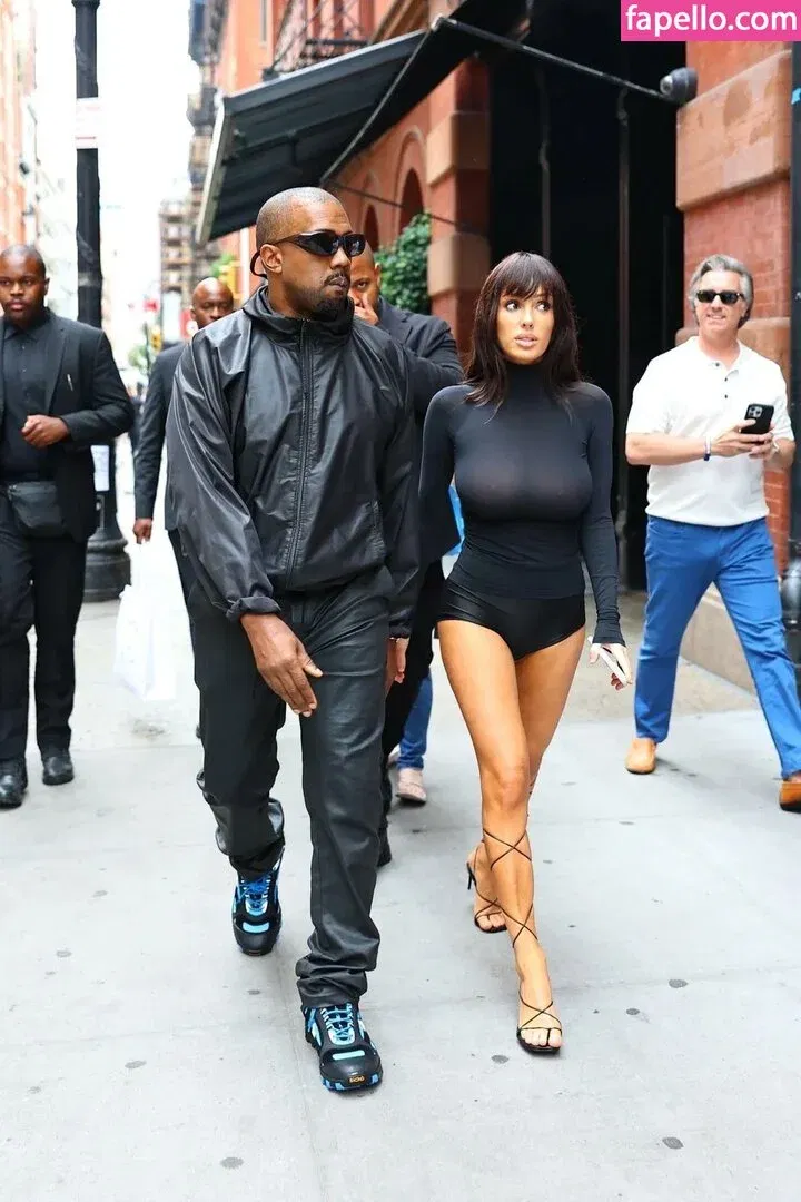 Bianca Censori Onlyfans Photo Gallery 