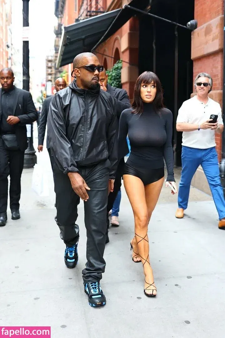 Bianca Censori Onlyfans Photo Gallery 