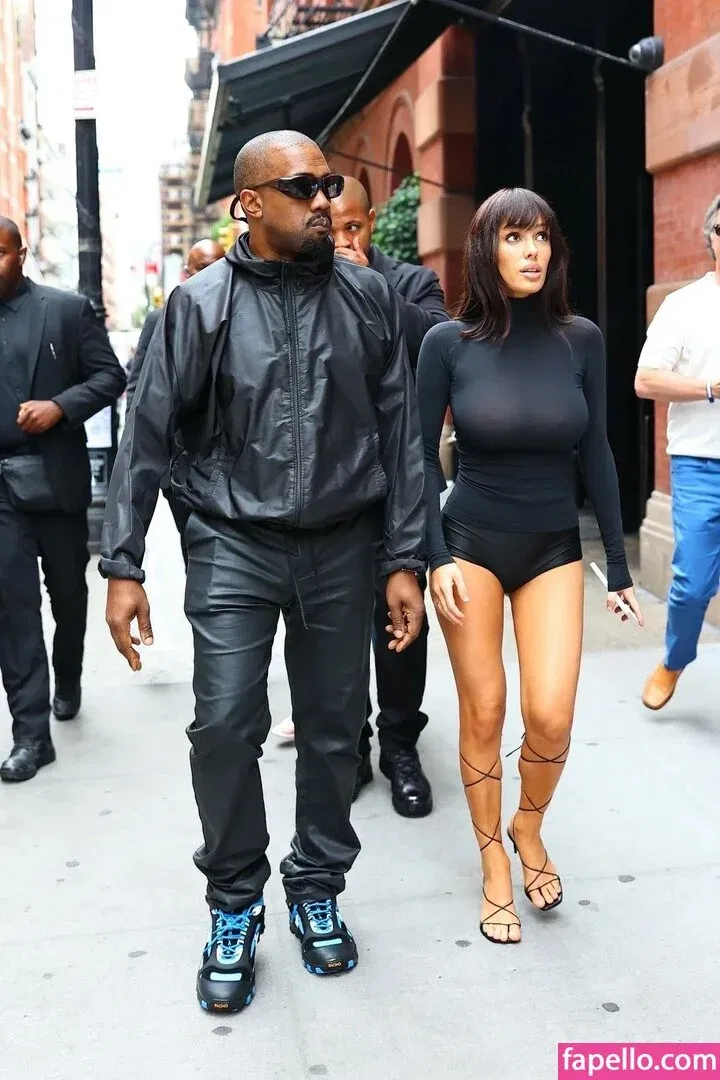 Bianca Censori Onlyfans Photo Gallery 