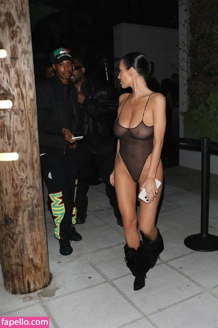 Bianca Censori Onlyfans Photo Gallery 