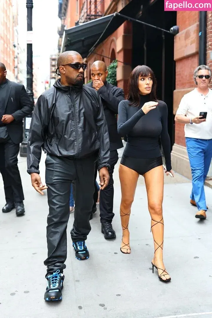 Bianca Censori Onlyfans Photo Gallery 