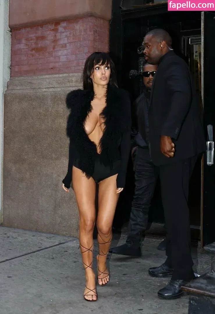 Bianca Censori Onlyfans Photo Gallery 